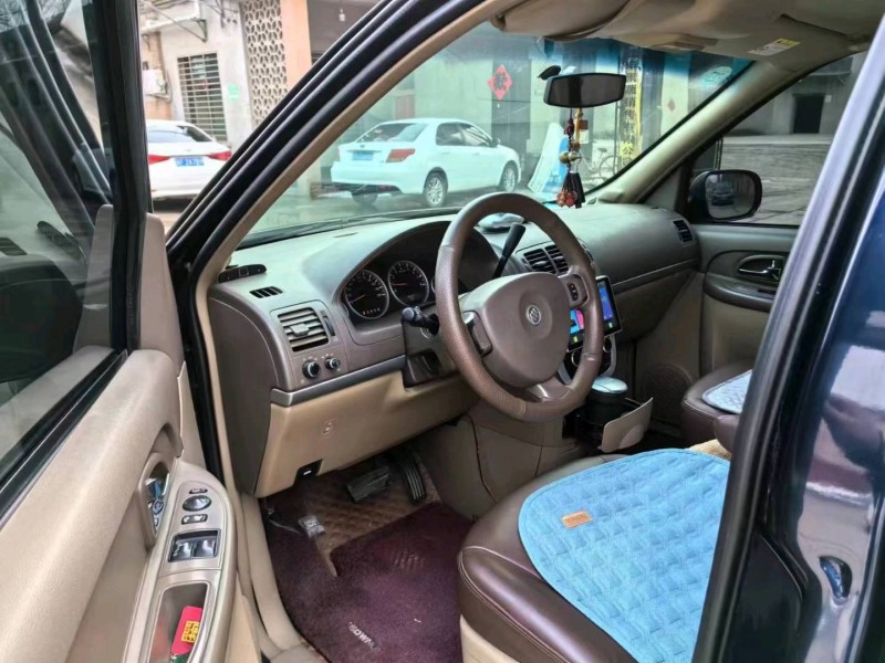 保定15年别克GL85