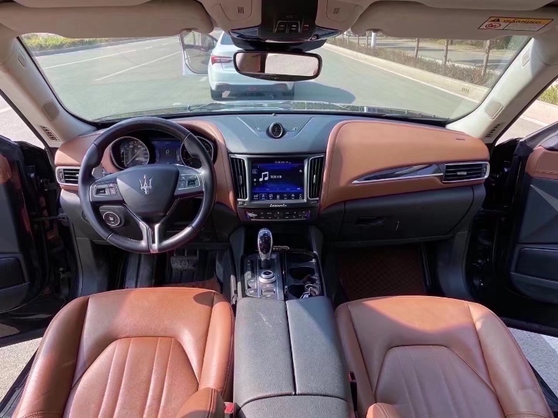 枣庄18年玛莎拉蒂Levante6