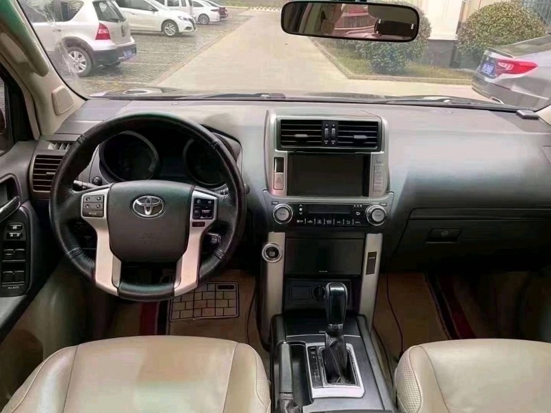 保定15年丰田普拉多5