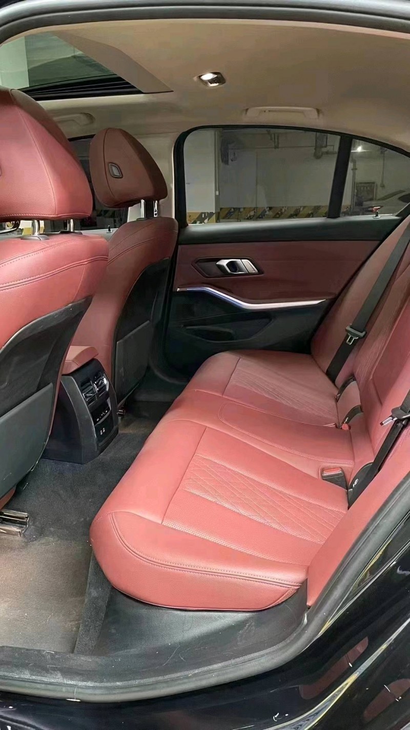 成都22年宝马3系7