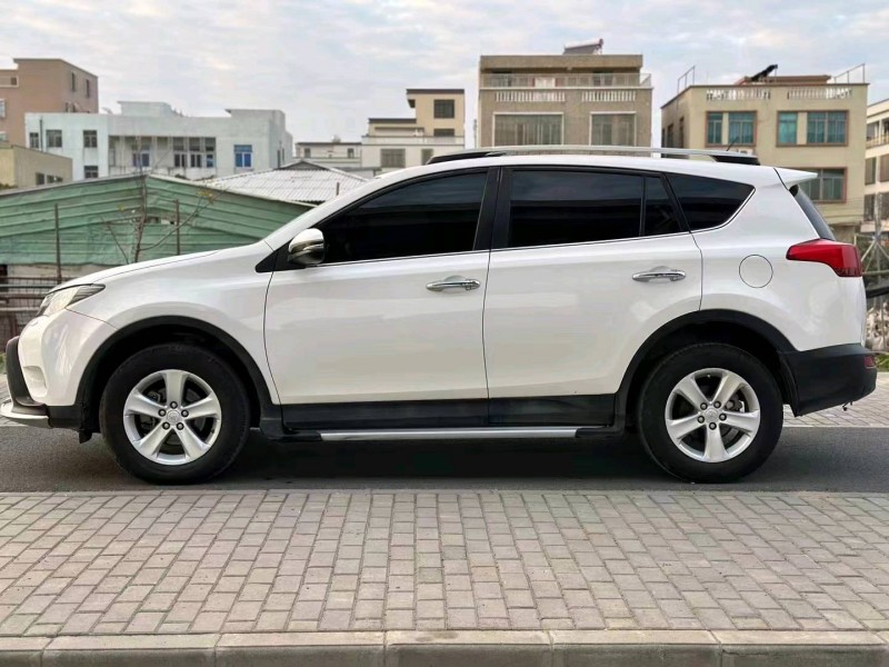 珠海14年丰田RAV4荣放4