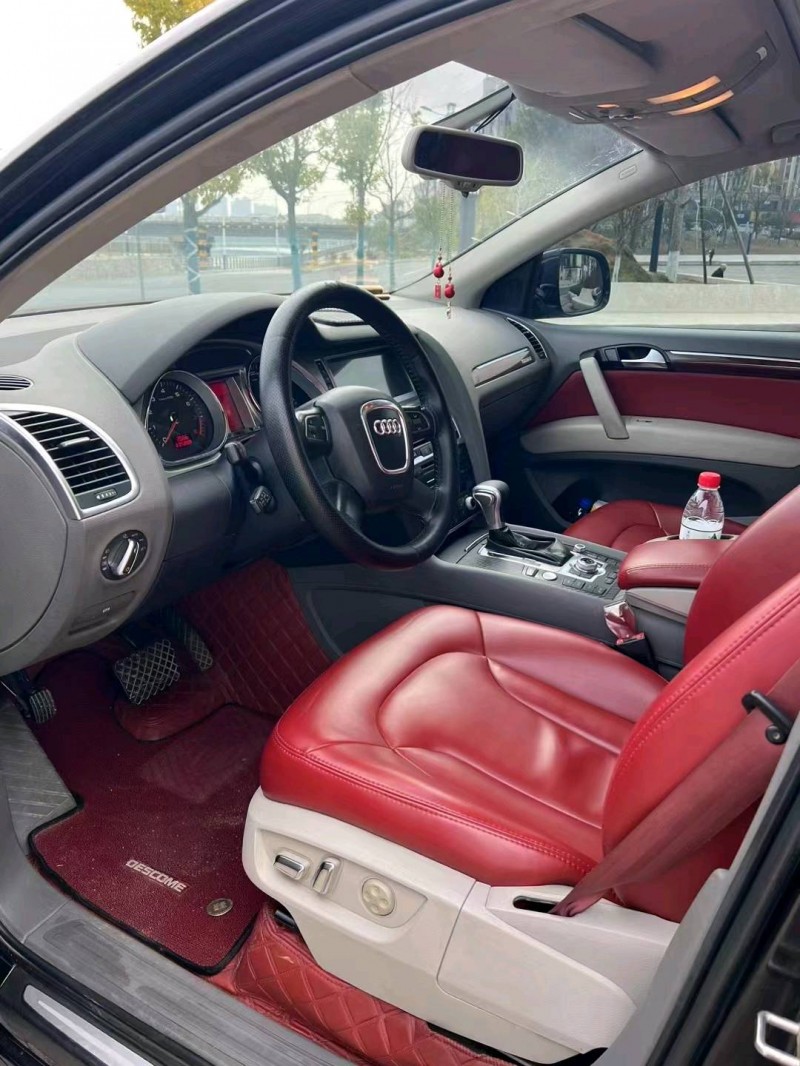 九江10年奧迪Q76