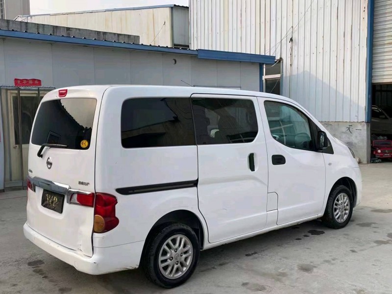 平頂山17年日產NV2006
