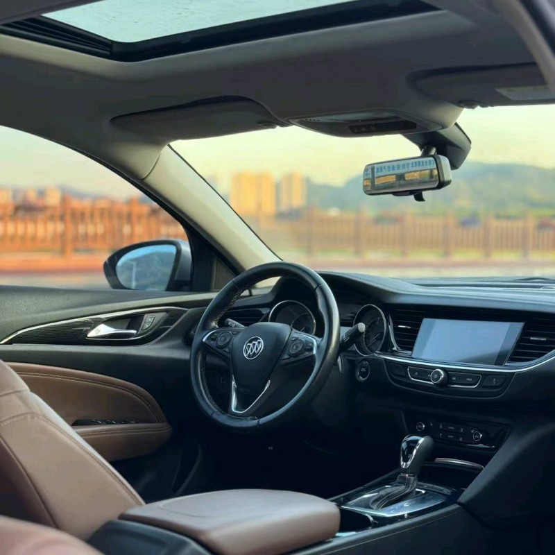 珠海20年别克君威4