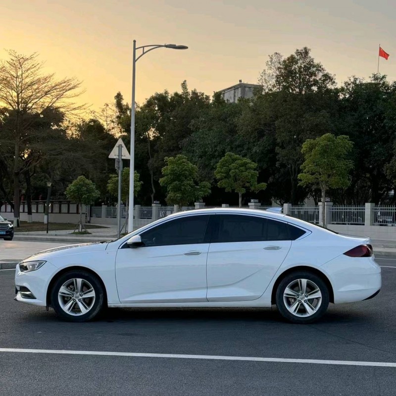 珠海20年别克君威5