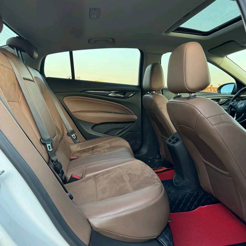 珠海20年别克君威8