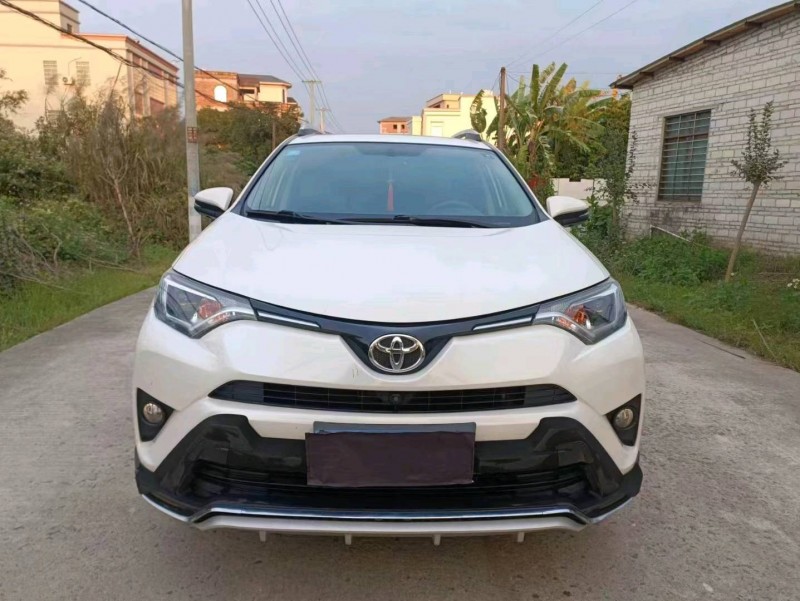 深圳18年丰田RAV4荣放1