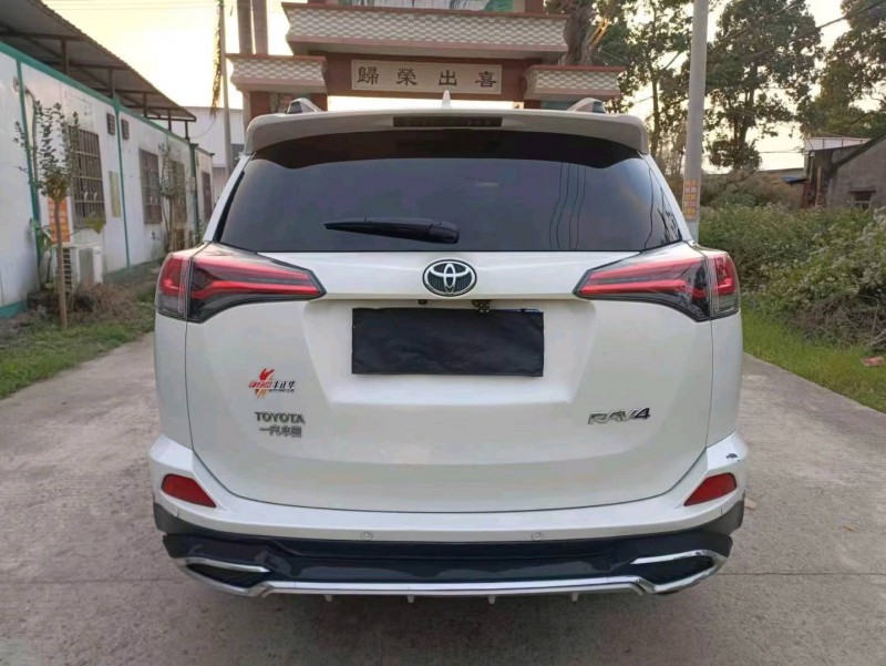 深圳18年丰田RAV4荣放3