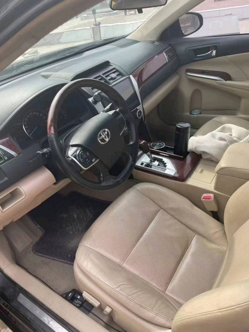 保定13年丰田凯美瑞4