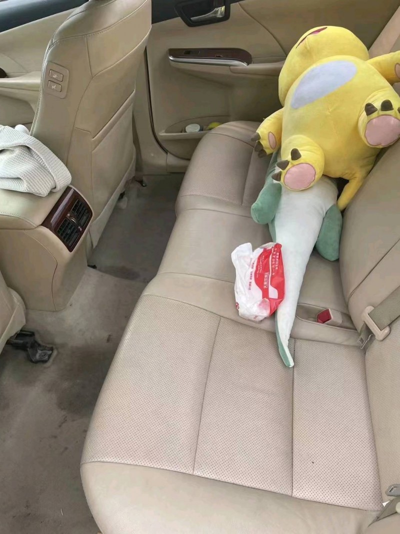 保定13年丰田凯美瑞5