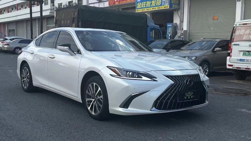 广州22年雷克萨斯ES2