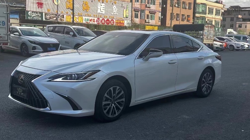广州22年雷克萨斯ES4
