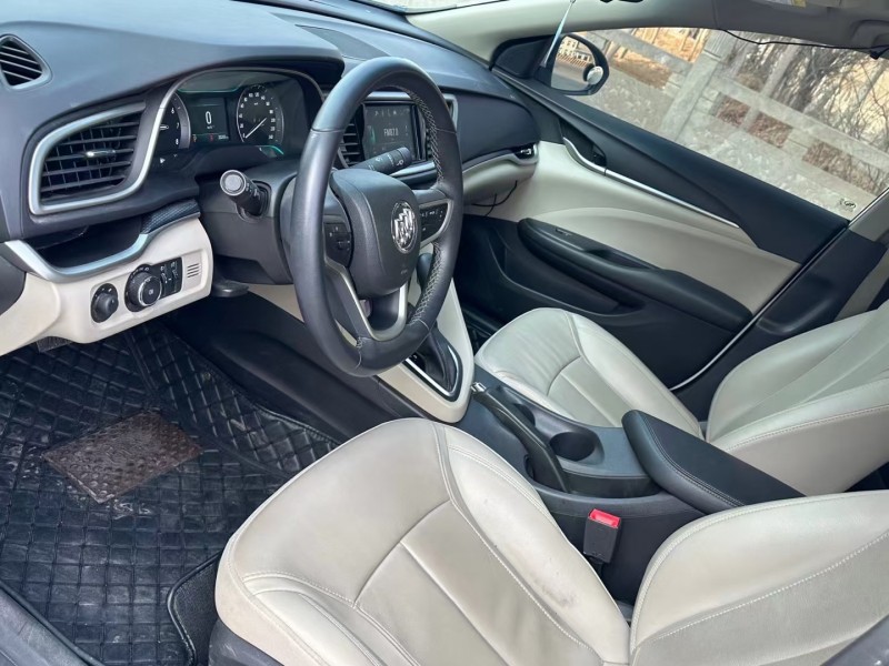 济宁20年别克英朗5