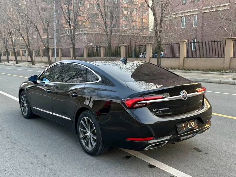 徐州20年别克君越2