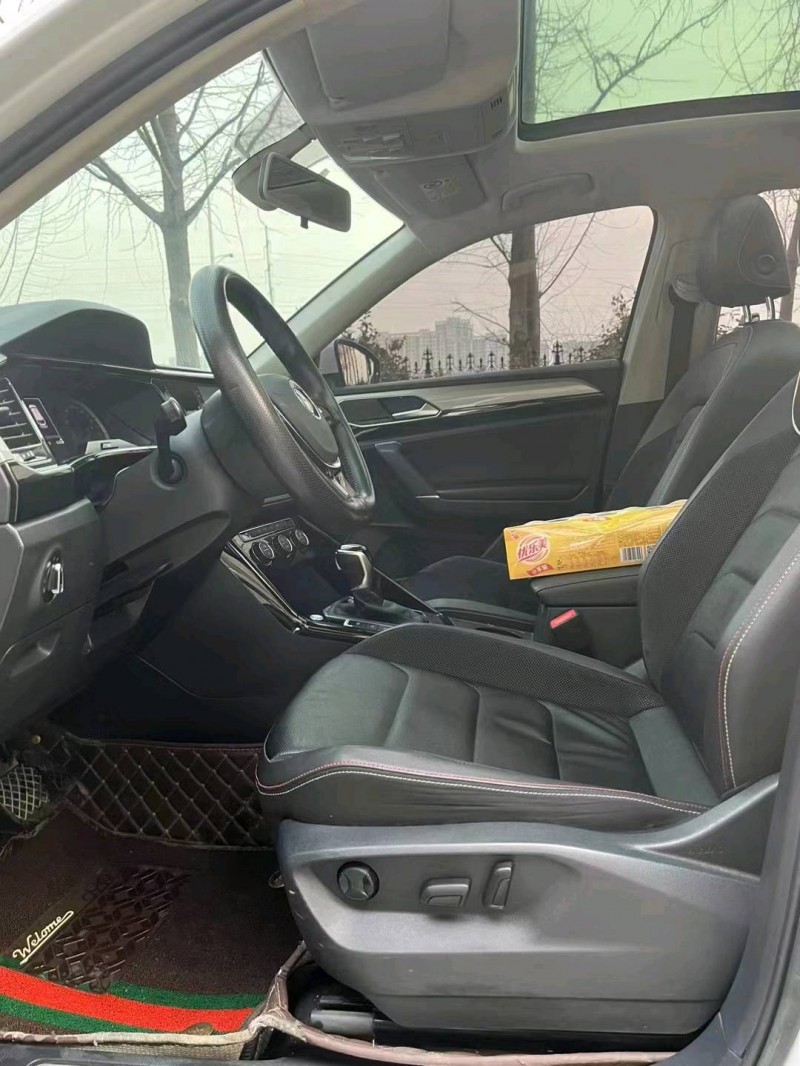 济南19年大众探岳8