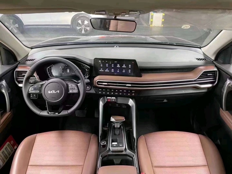 成都23年起亚智跑8