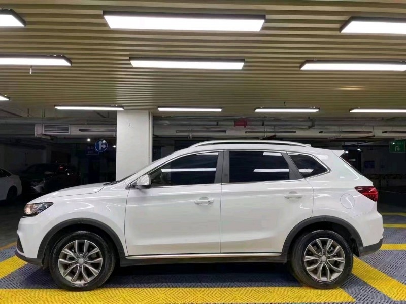 成都22年荣威RX52