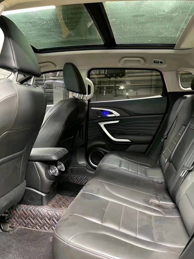 成都20年长城汽车WEY VV77