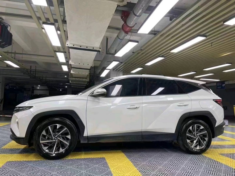 成都22年现代途胜3