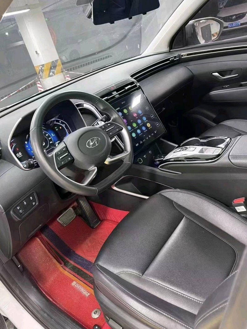 成都22年现代途胜6