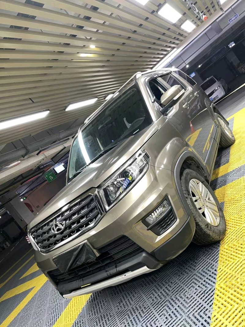 成都20年长安汽车致尚2