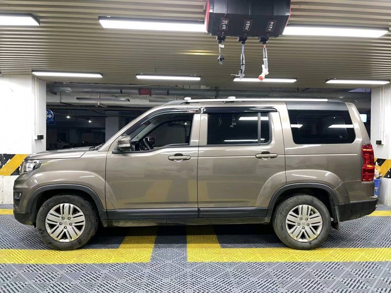 成都20年长安汽车致尚3