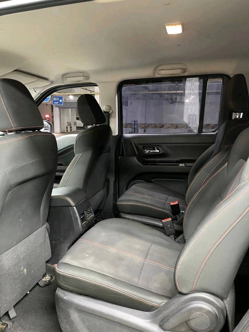 成都20年长安汽车致尚9