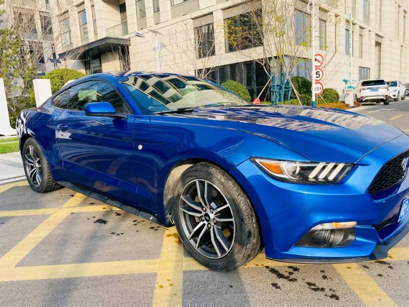 青岛17年福特野马6