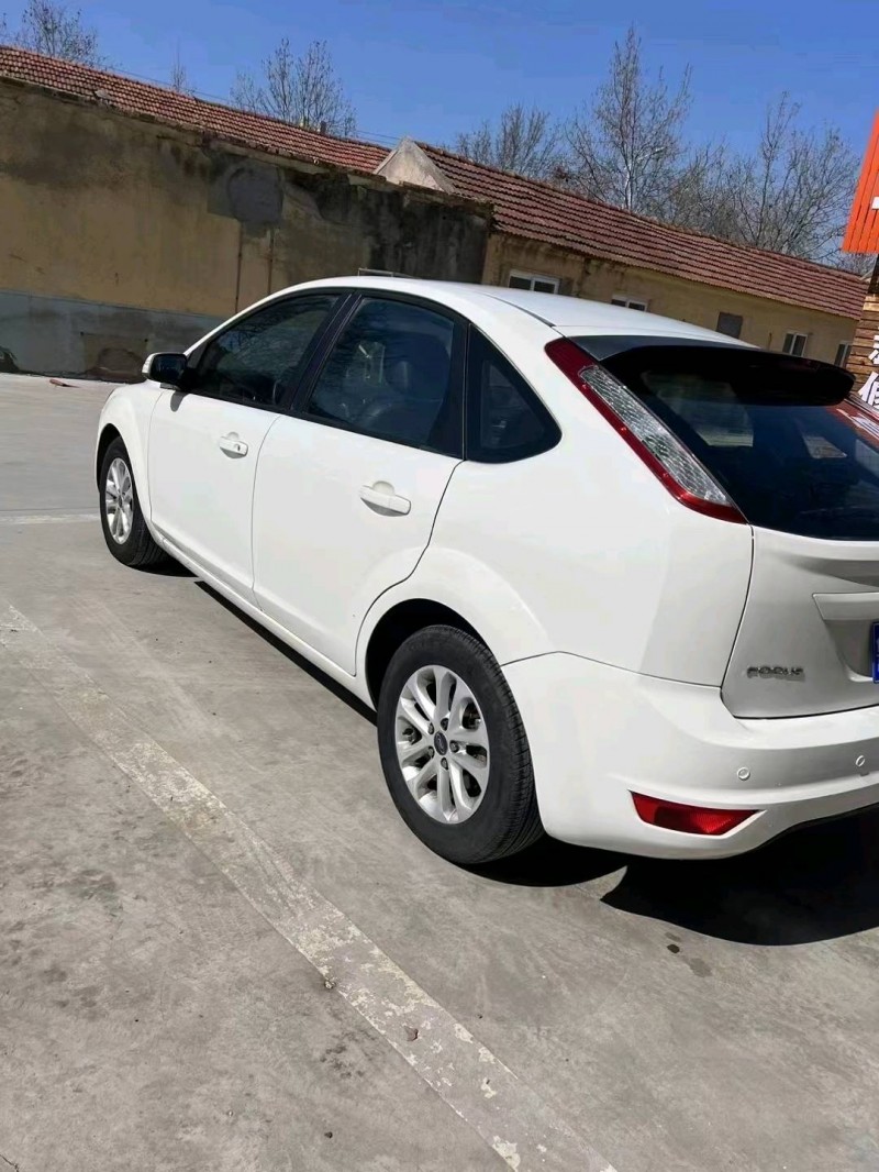 临沂14年福特福克斯8