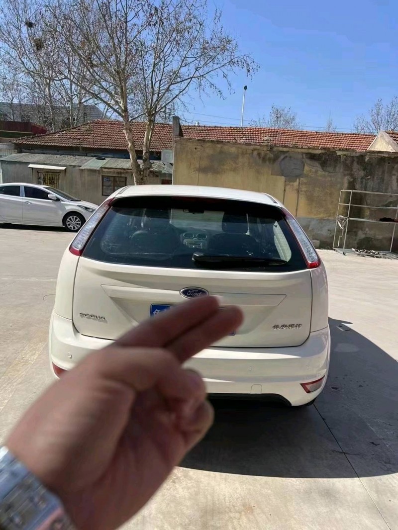 临沂14年福特福克斯9