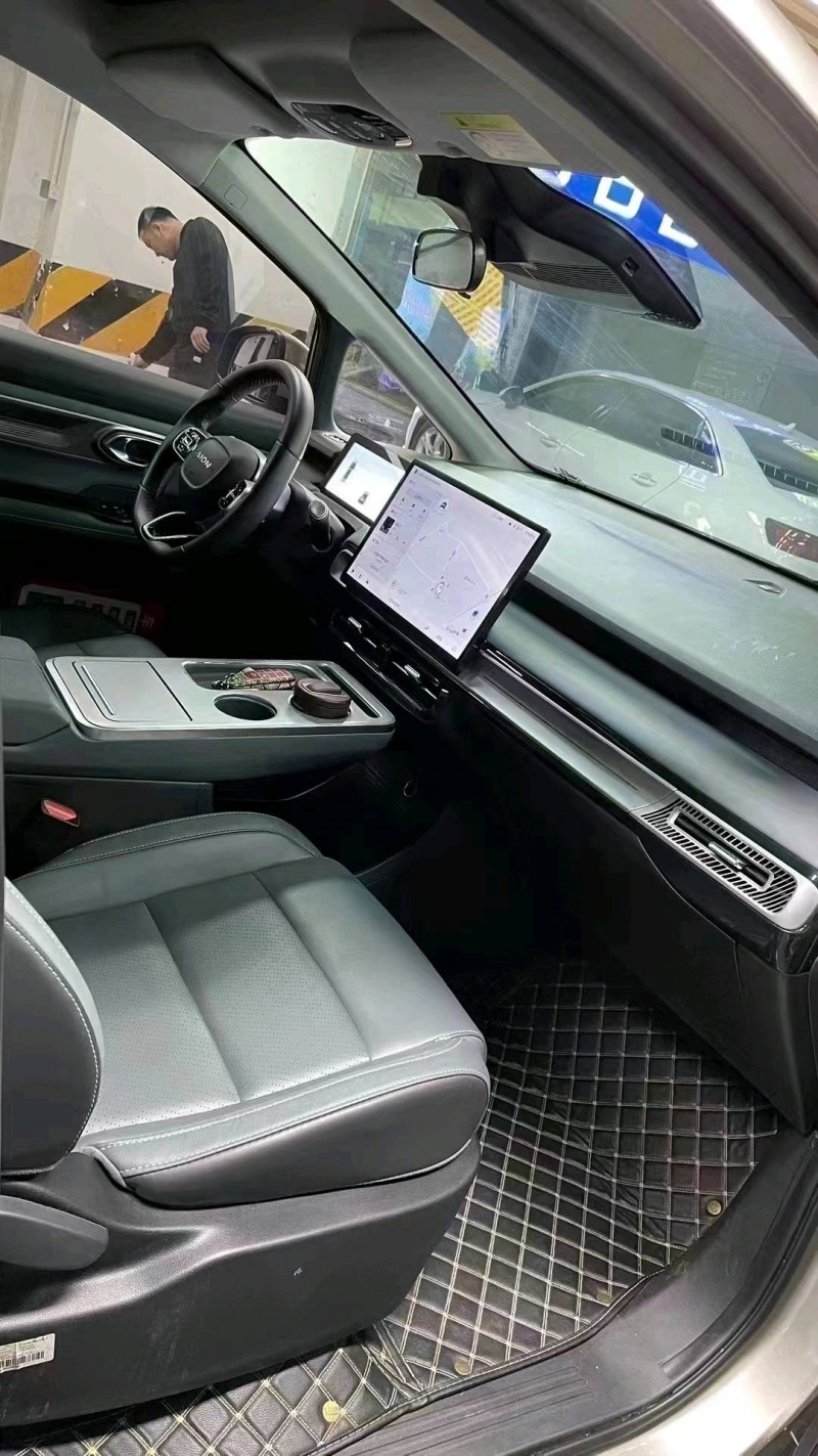 成都22年传祺埃安Y8