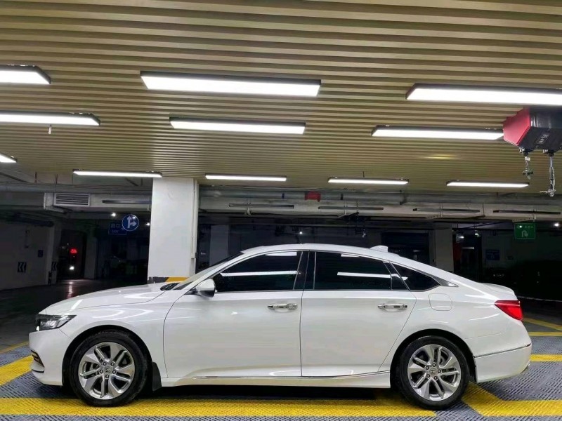 成都21年本田雅阁3