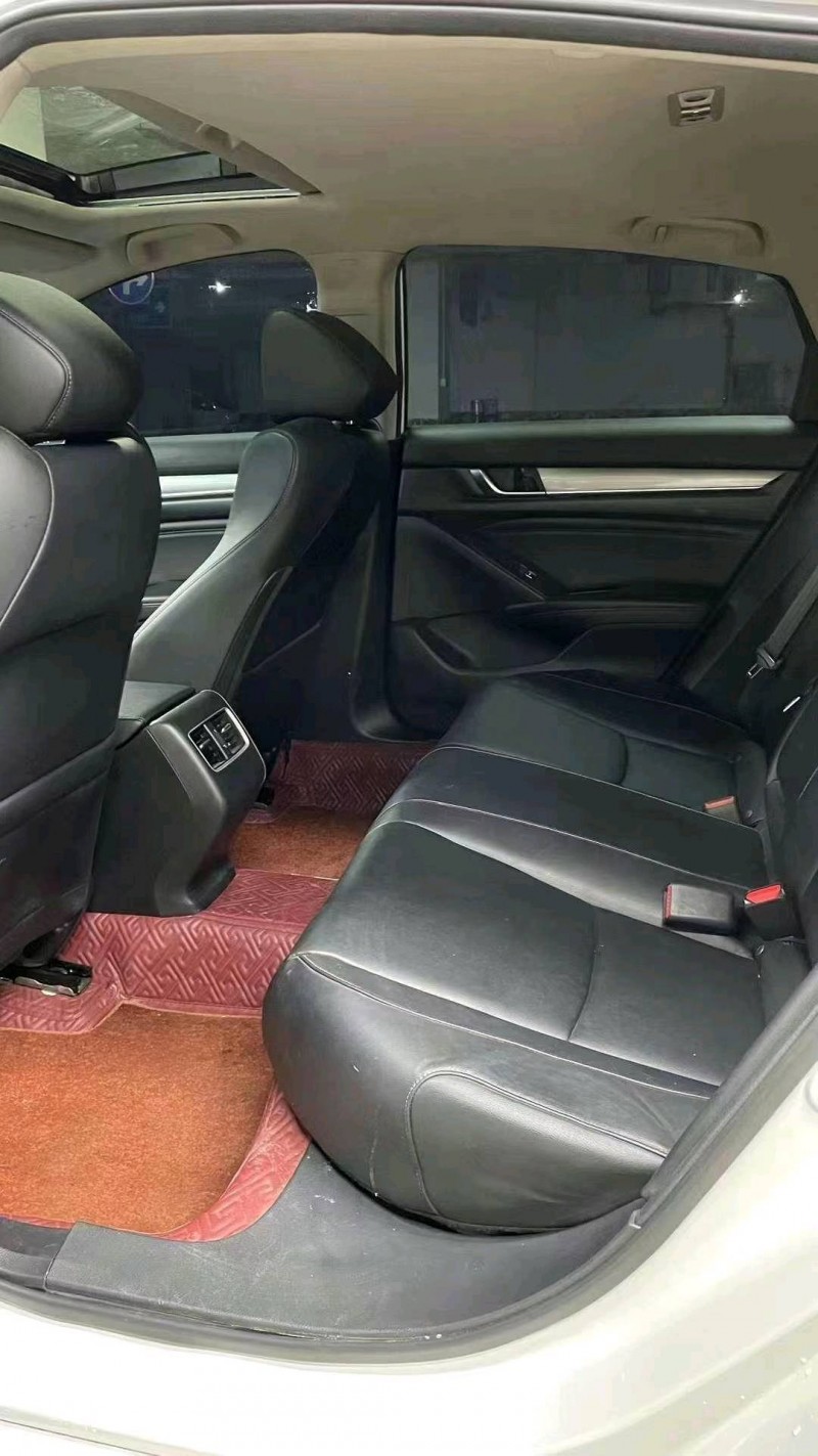 成都21年本田雅阁7