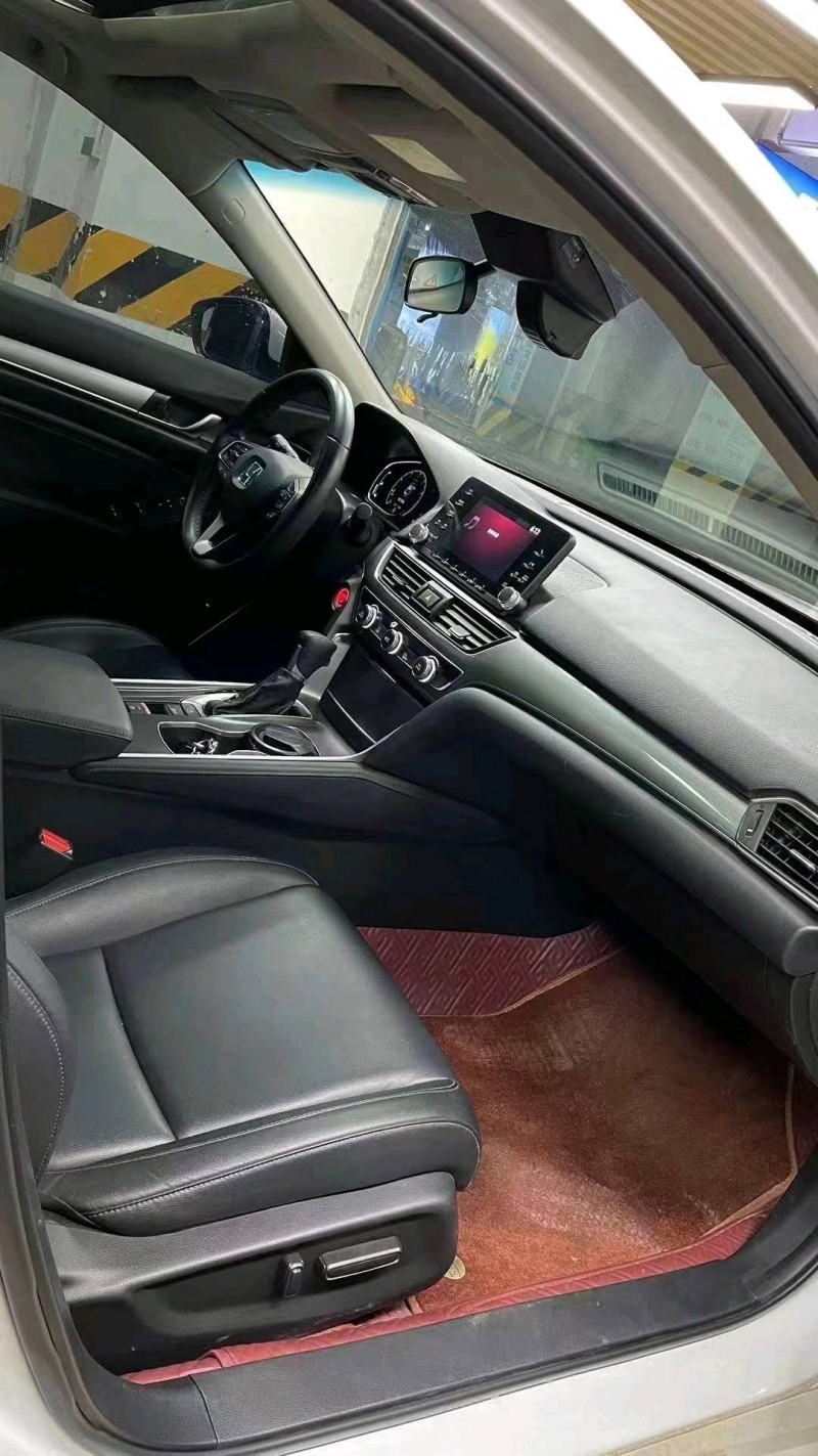 成都21年本田雅阁8