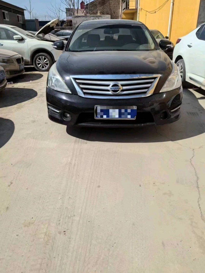 保定12年日产天籁1