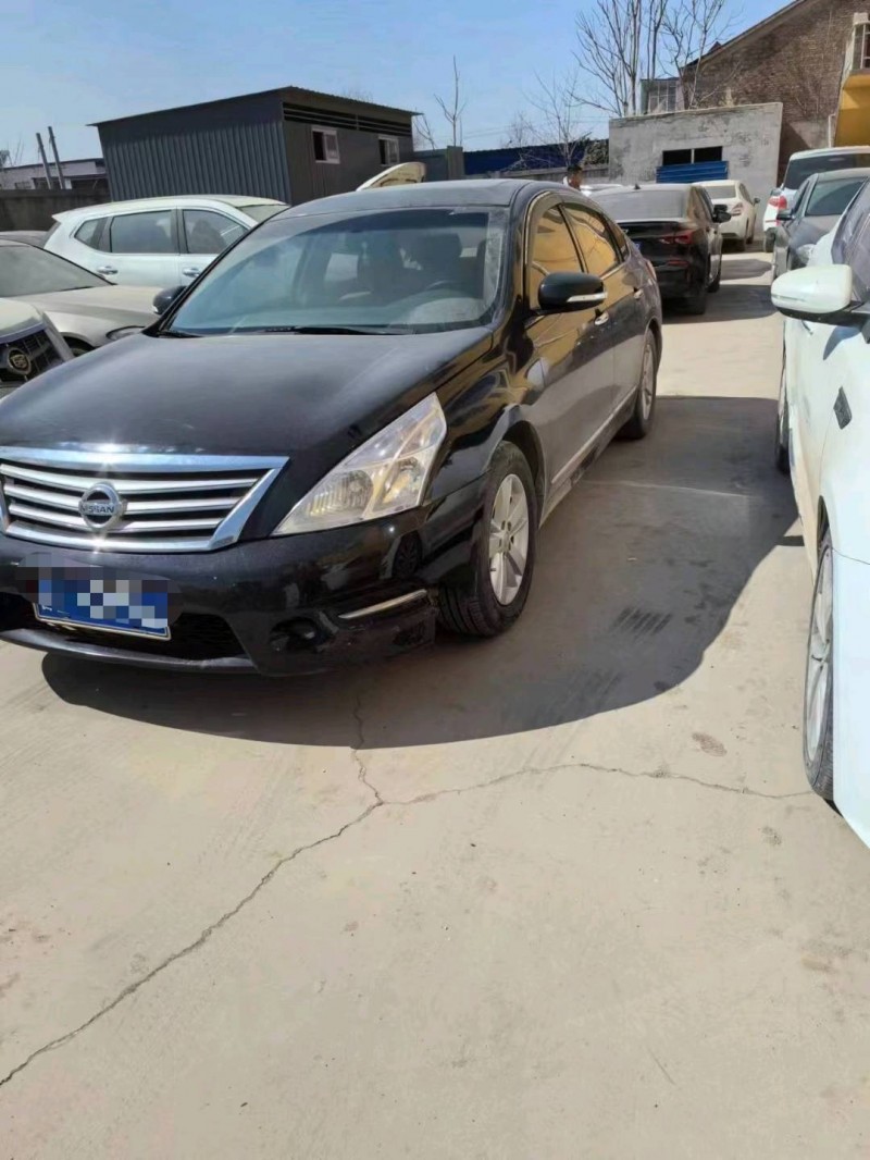 保定12年日产天籁2