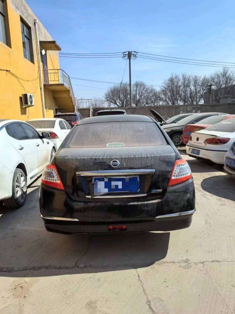 保定12年日产天籁7