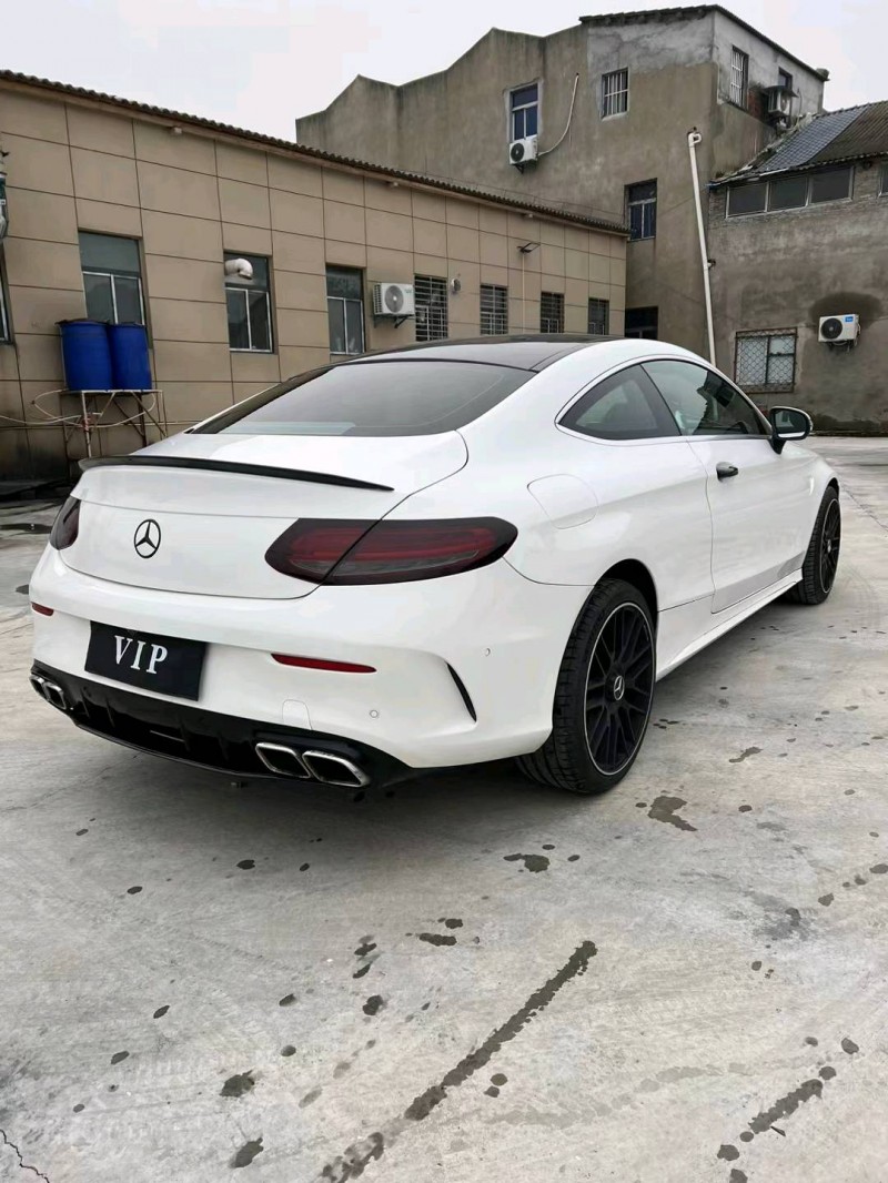 广州17年奔驰C8