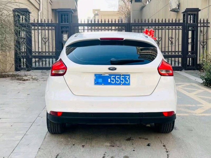 青岛16年福特福克斯6