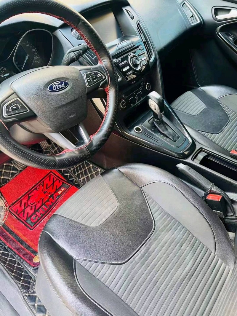 青岛16年福特福克斯7