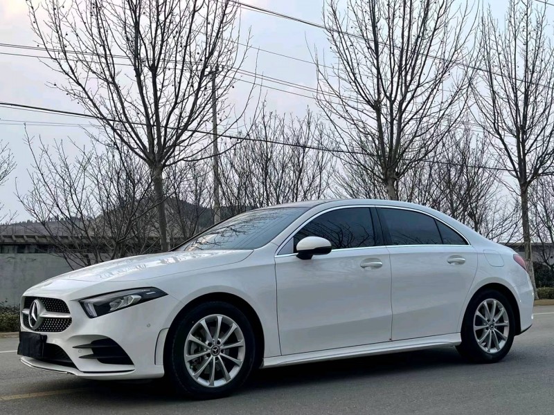徐州22年奔驰A3