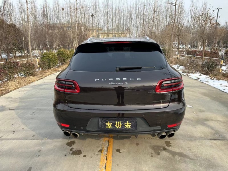 济宁16年保时捷Macan9