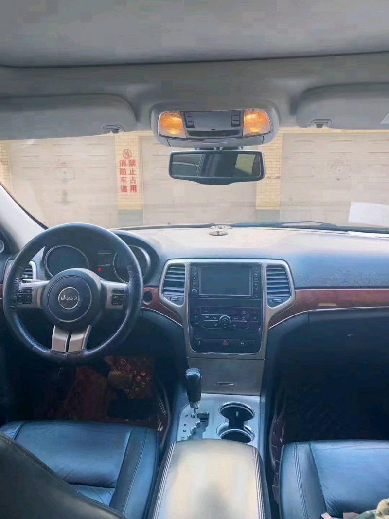 保定13年Jeep大切诺基4