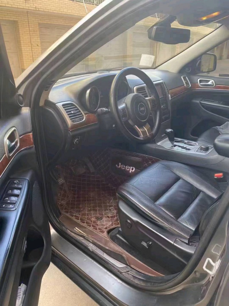 保定13年Jeep大切诺基5