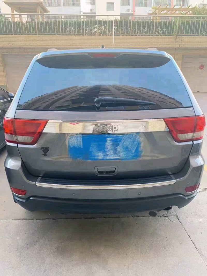 保定13年Jeep大切诺基8