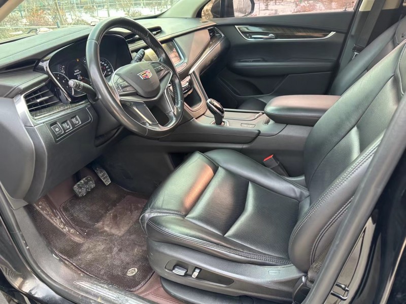 济宁19年凯迪拉克XT57