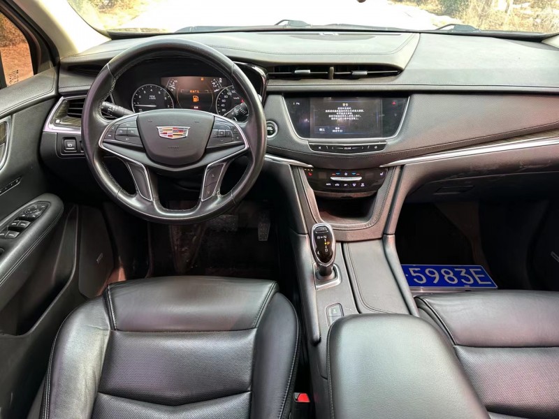 济宁19年凯迪拉克XT58