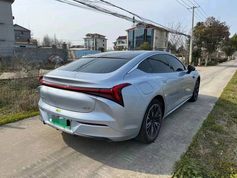 嘉興23年哪吒S4
