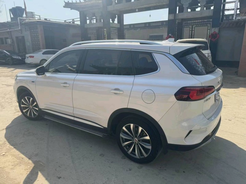 保定20年荣威RX55