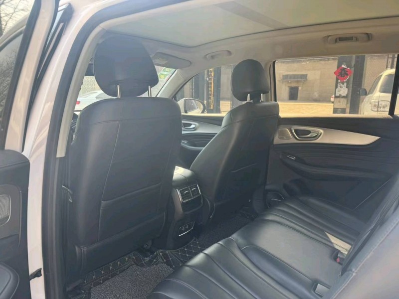 保定20年荣威RX57